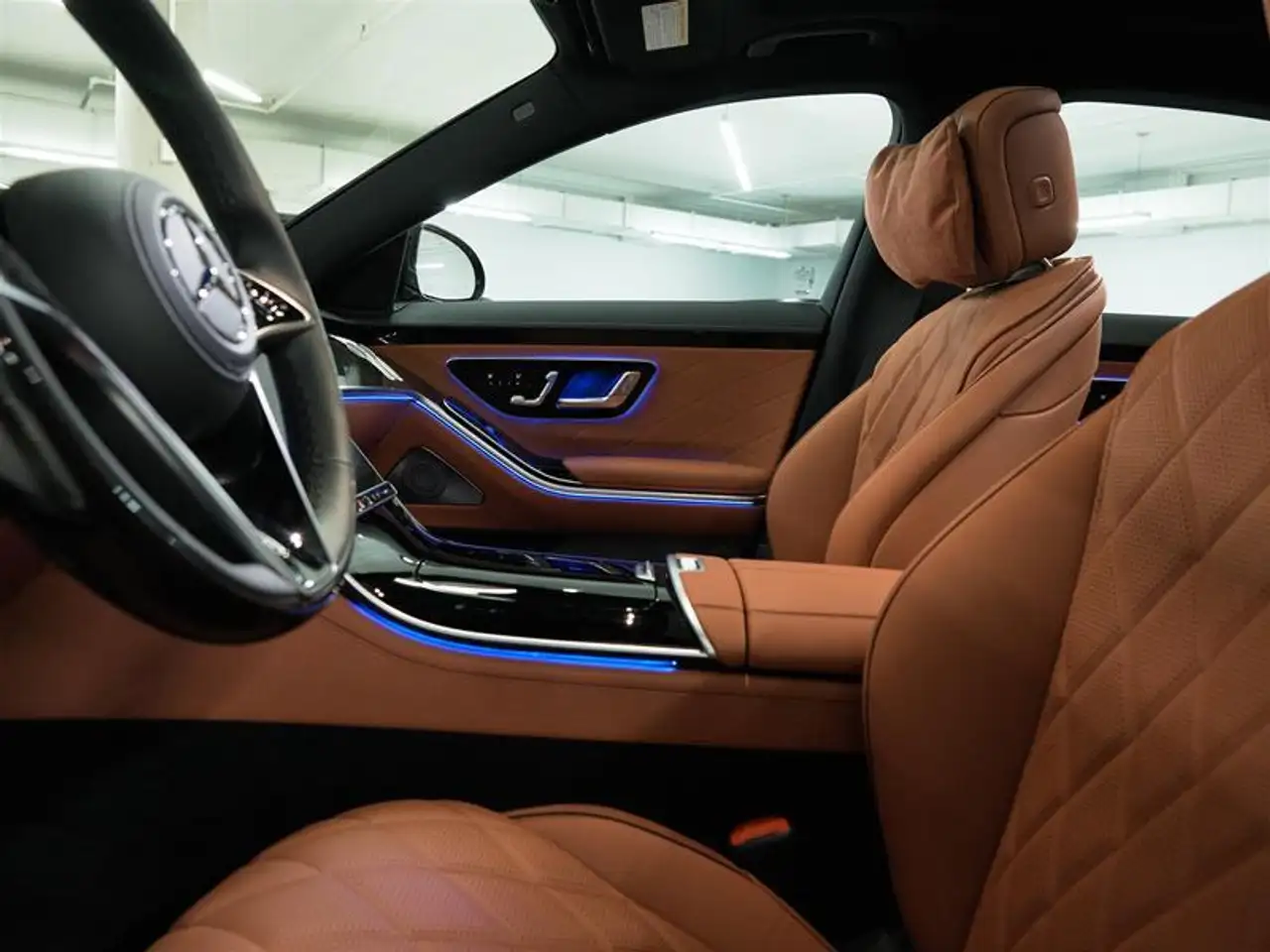 Mercedes-Benz S-Class снимка Mercedes-Benz S-Class