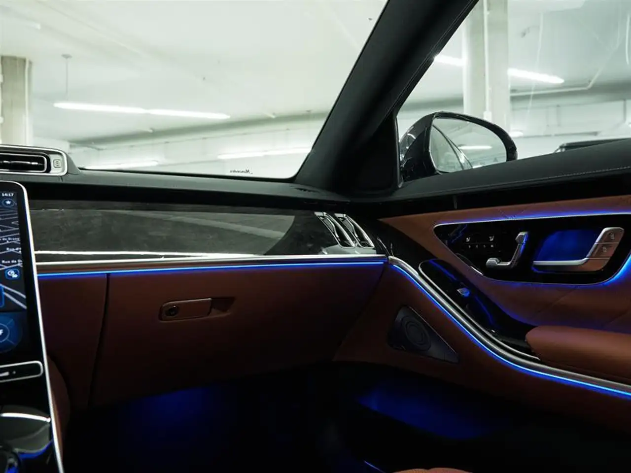 Mercedes-Benz S-Class снимка Mercedes-Benz S-Class