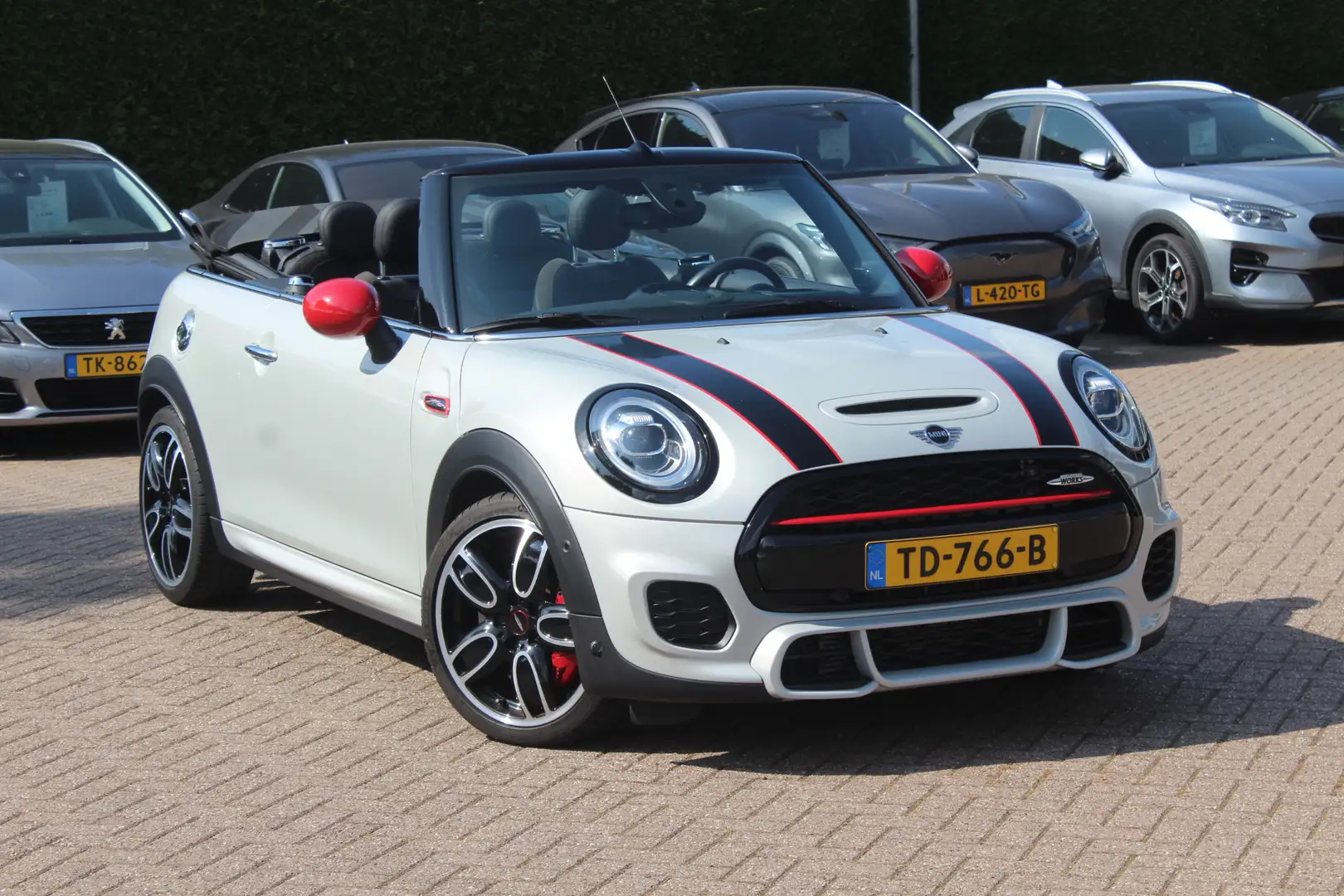 MINI John Cooper Works Cabrio Mini 2.0 Chili / Full options / Camera / JCW Packa Blanc - 1