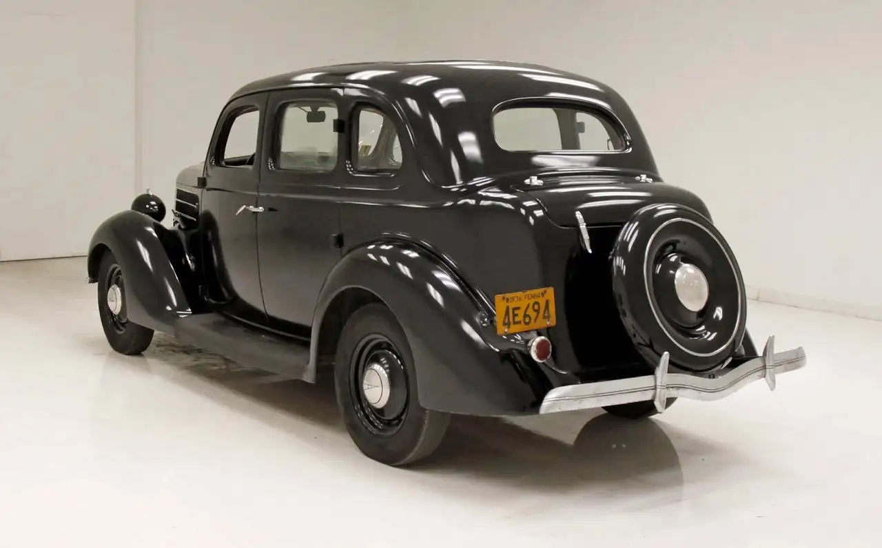 Ford Standard Sedan, foto 3