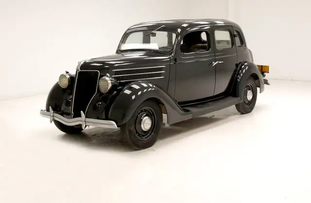 Ford Autres Standard Sedan