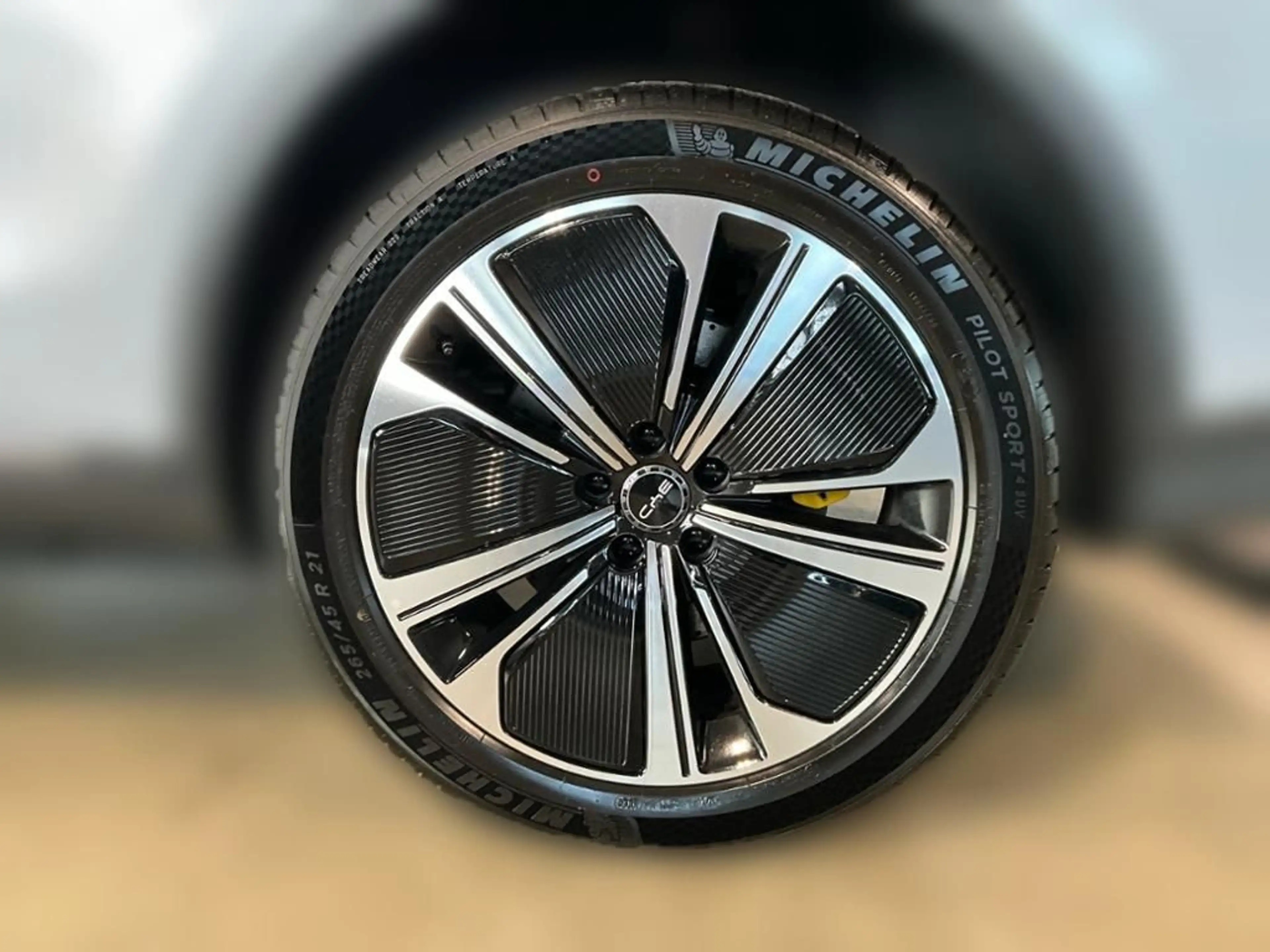 BYD Tang Flagship AWD 360 ACC AUT Akustikglas HUD — photo 14