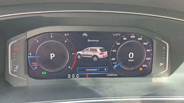 Volkswagen Tiguan view 12