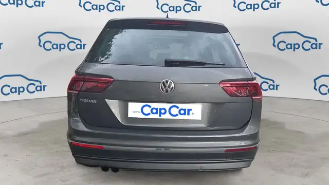 Volkswagen Tiguan view 3