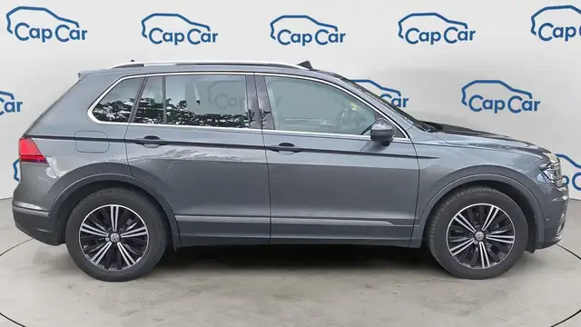 Volkswagen Tiguan view 4