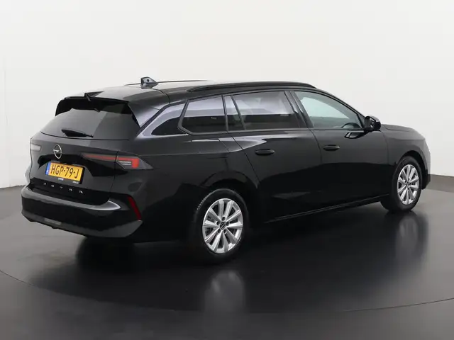 Opel Astra view 5