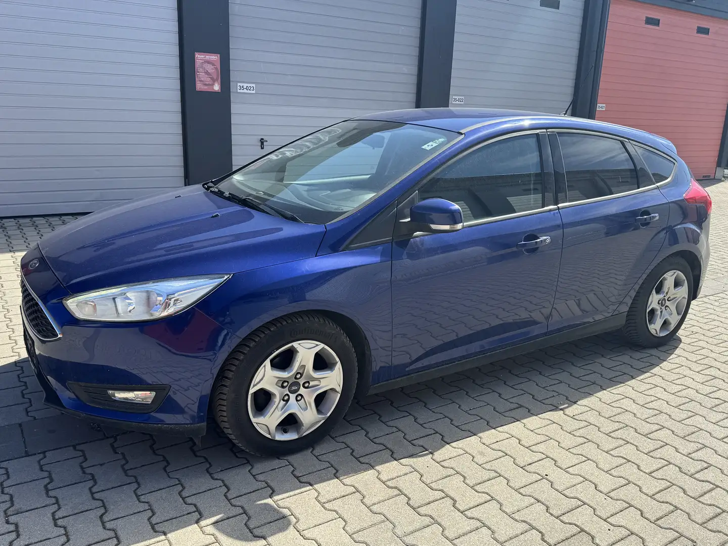 Ford Focus Trend Blau - 2