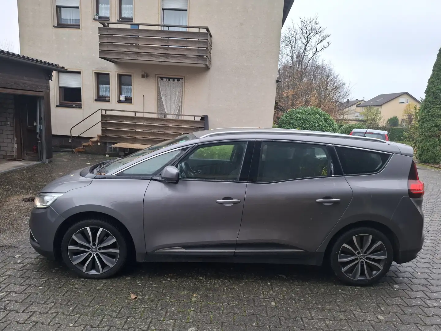 Renault Scenic BLUE dCi 150 EDC BUSINESS EDITION Grau - 2