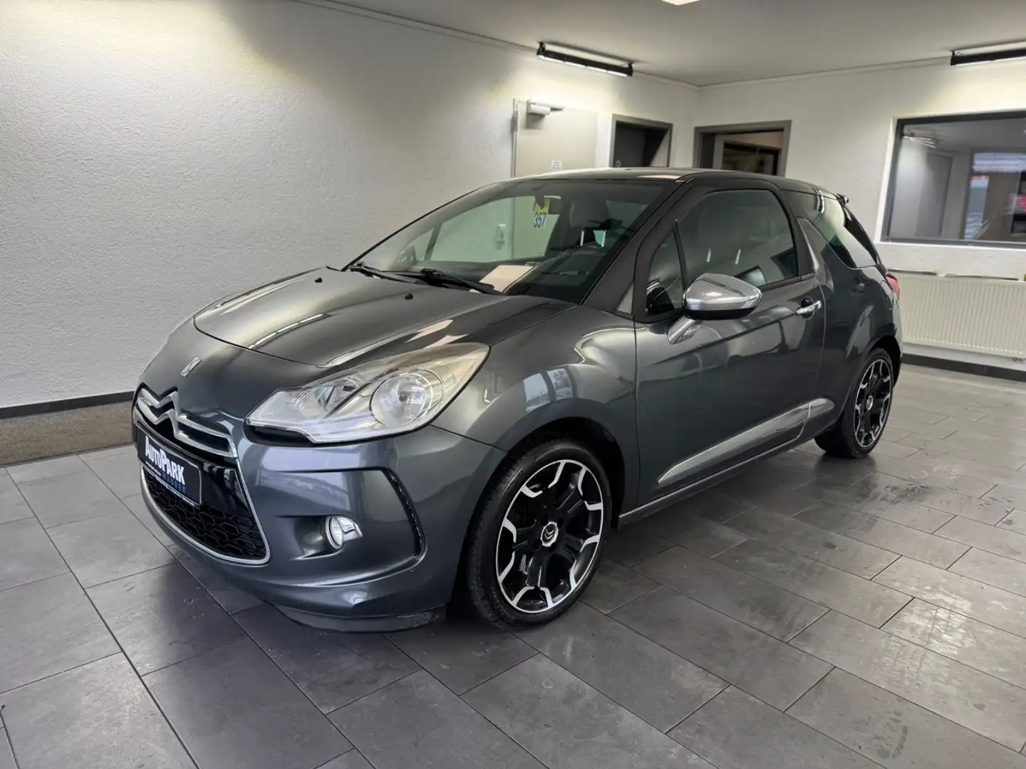 Citroen DS3 SportChic *Dachspoiler*CD*Bluetooth* Schwarz - 2