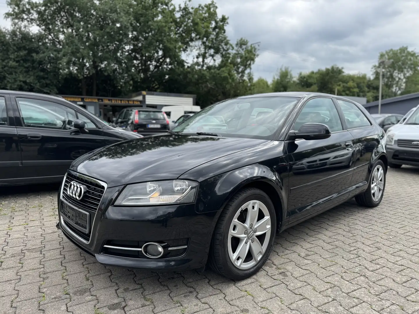 Audi A3 1.4 TFSI Attraction Schwarz - 2