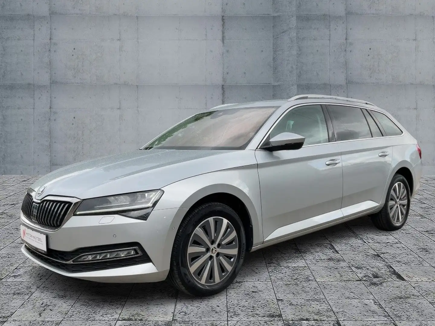 Skoda Superb Combi 2.0TSI DSG STYLE MATRIX+NAV+ACC+AHK Silber - 2