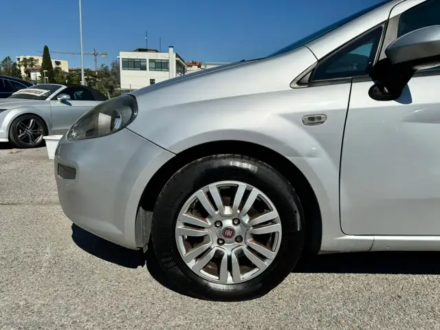 Fiat Punto view 5