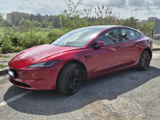 Tesla Model 3 Tesla Model 3 LR RWD 702km