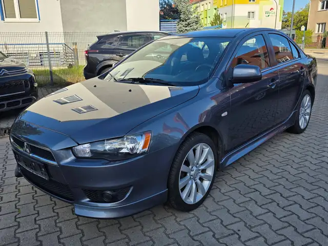 Mitsubishi Lancer Intense