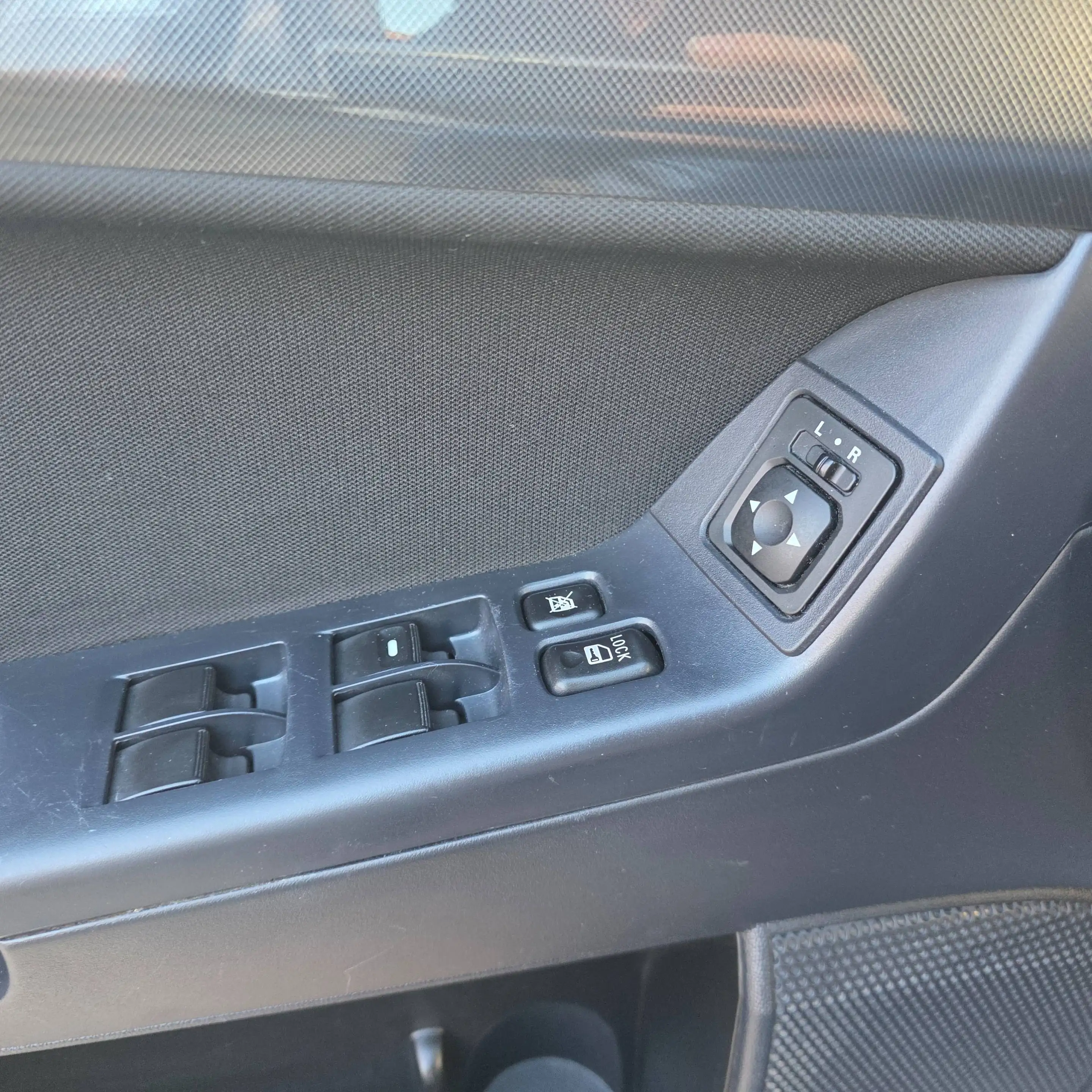 Mitsubishi Lancer Intense — photo 10