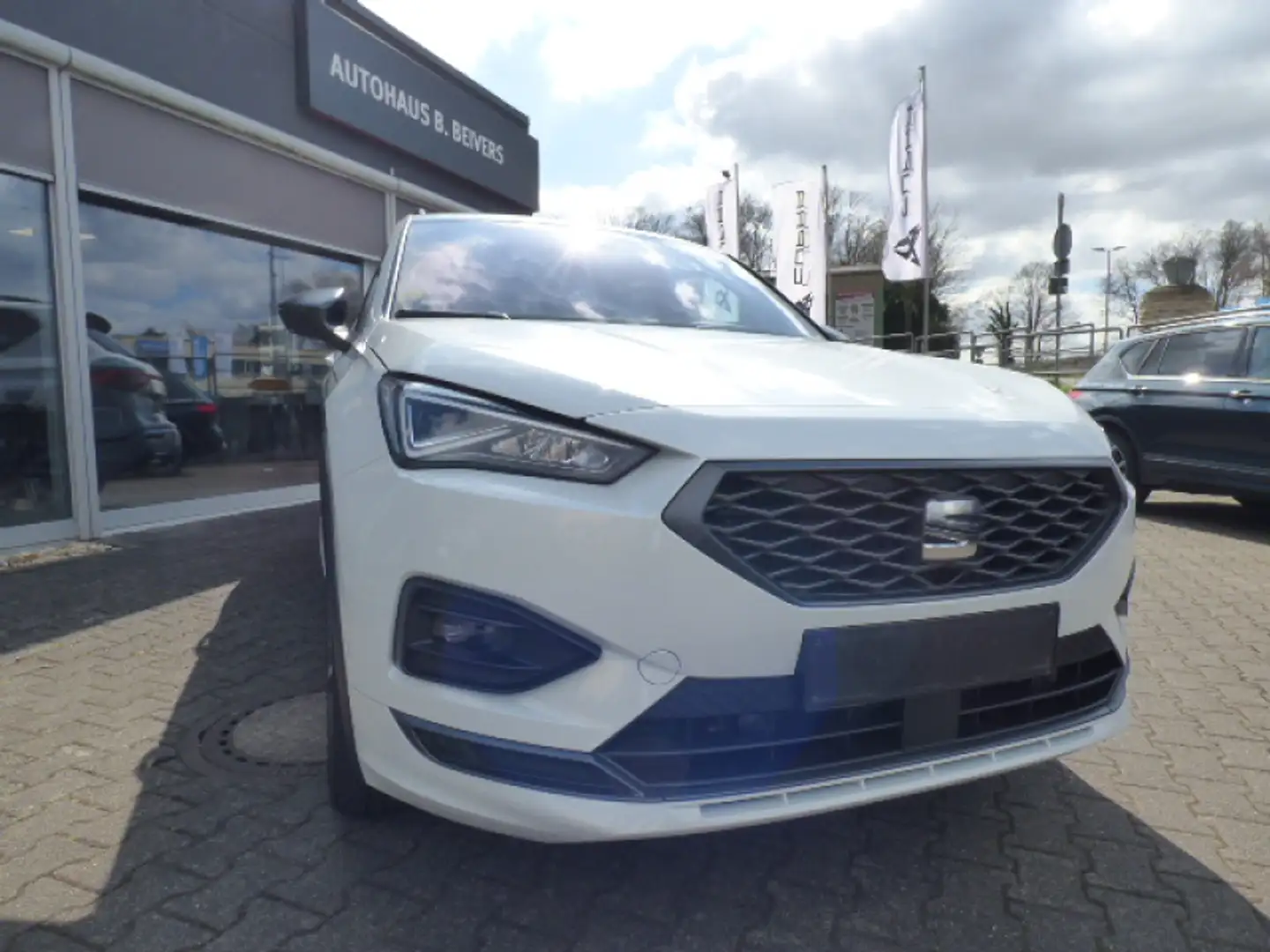 SEAT Tarraco Tarraco FR 2,0 TDI 4Drive St.HZG, Klima, Navi, A Weiß - 2