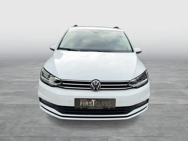 Volkswagen Touran view 2