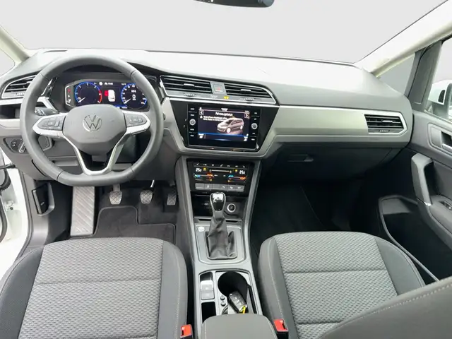 Volkswagen Touran view 9