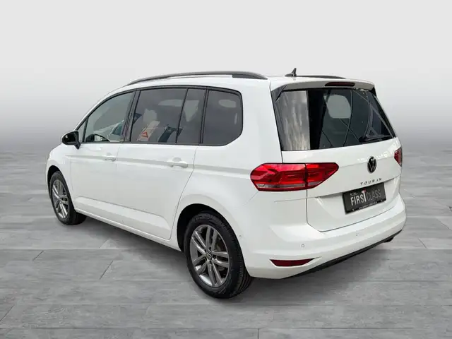 Volkswagen Touran view 4