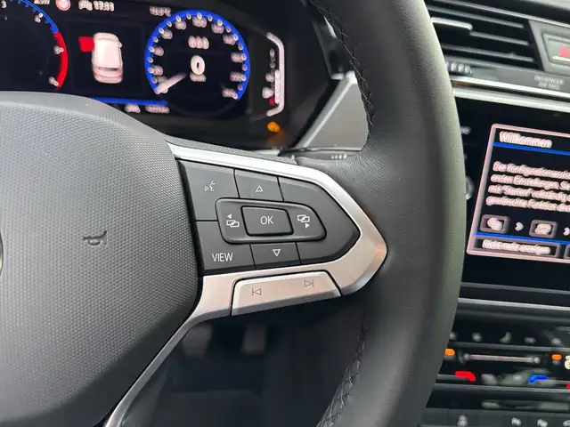 Volkswagen Touran view 13
