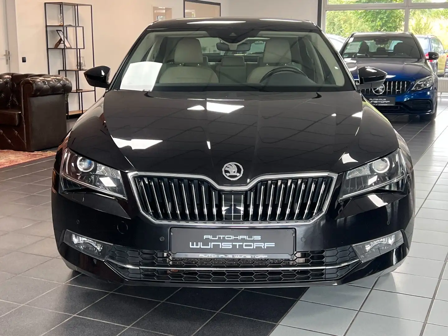 Skoda Superb Lim. L&K 2.0 TDI DSG/XENON/SHZ/ACC/NAVI Zwart - 2