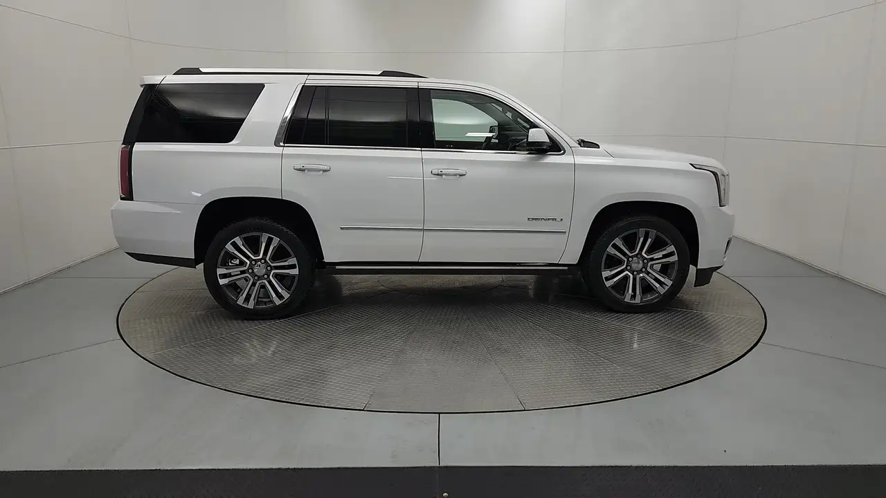 GMC Yukon снимка GMC Yukon