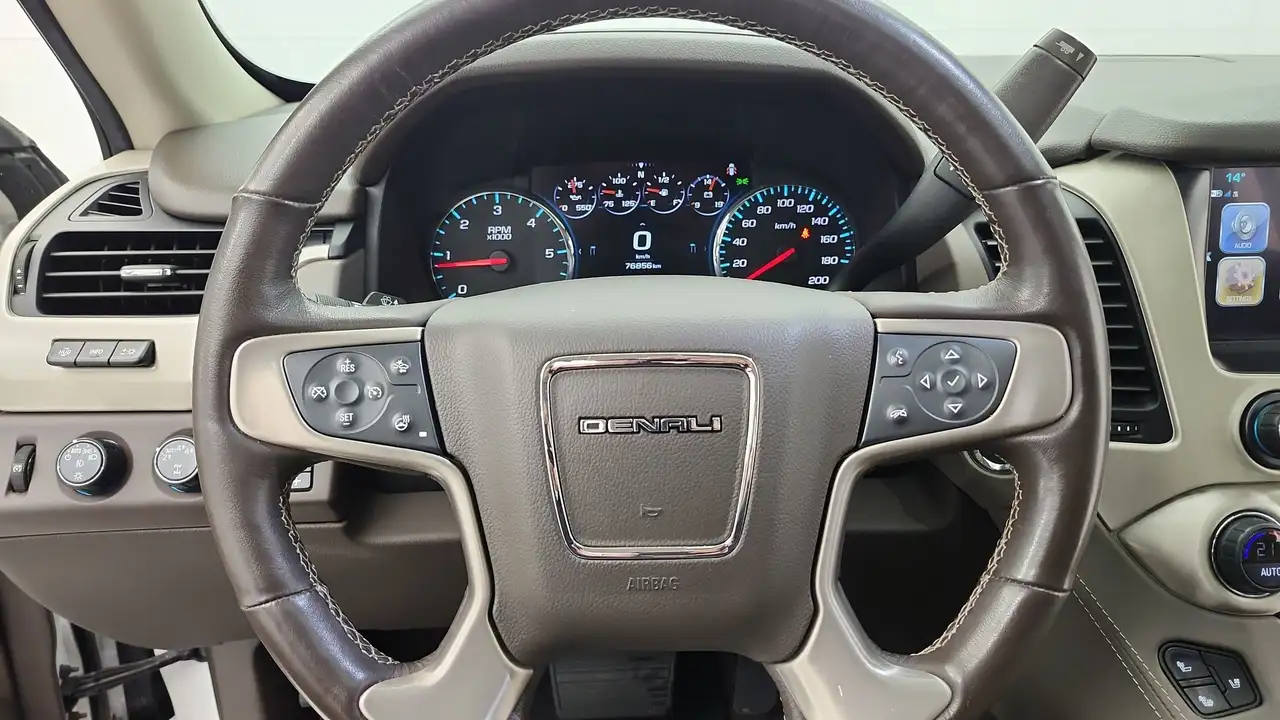 GMC Yukon снимка GMC Yukon