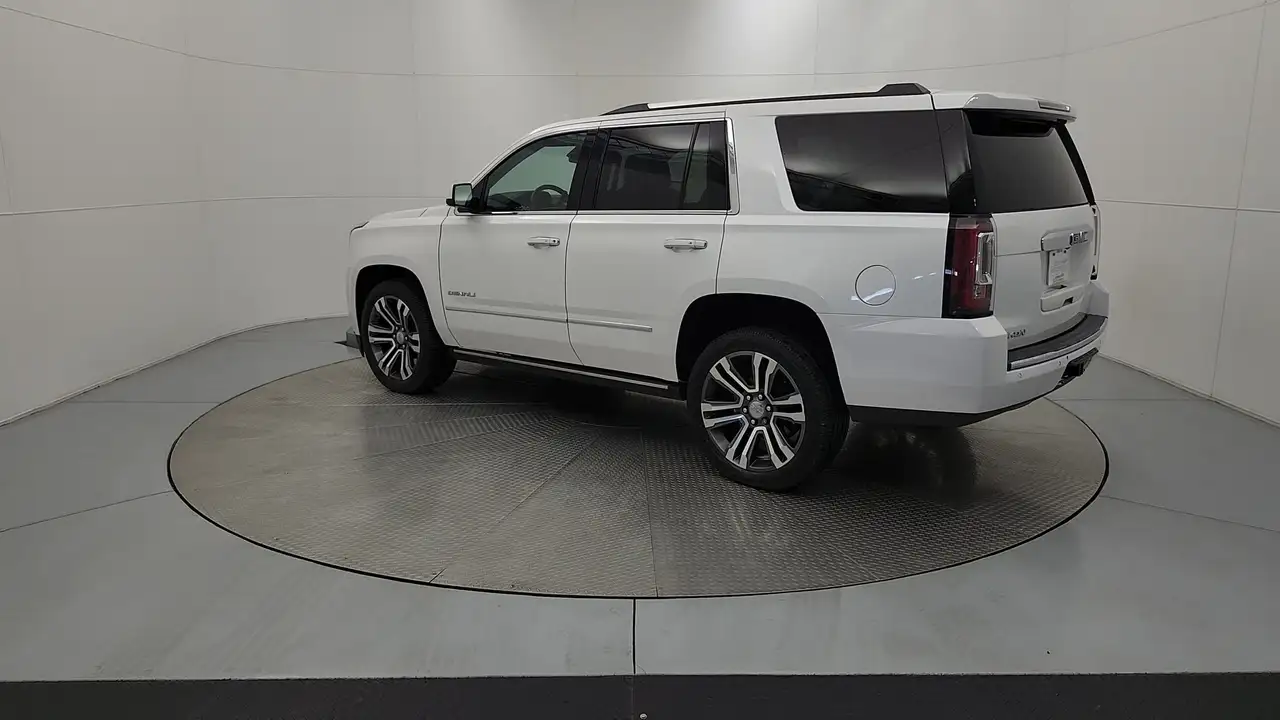 GMC Yukon снимка GMC Yukon