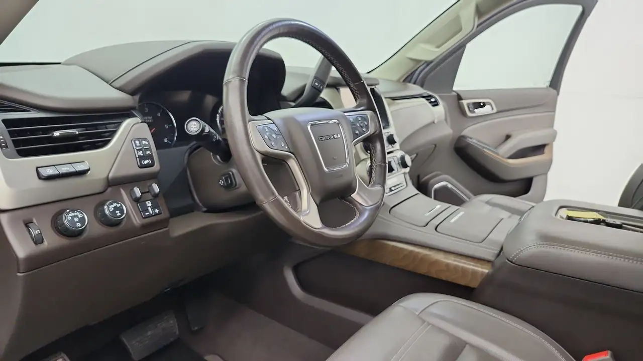 GMC Yukon снимка GMC Yukon