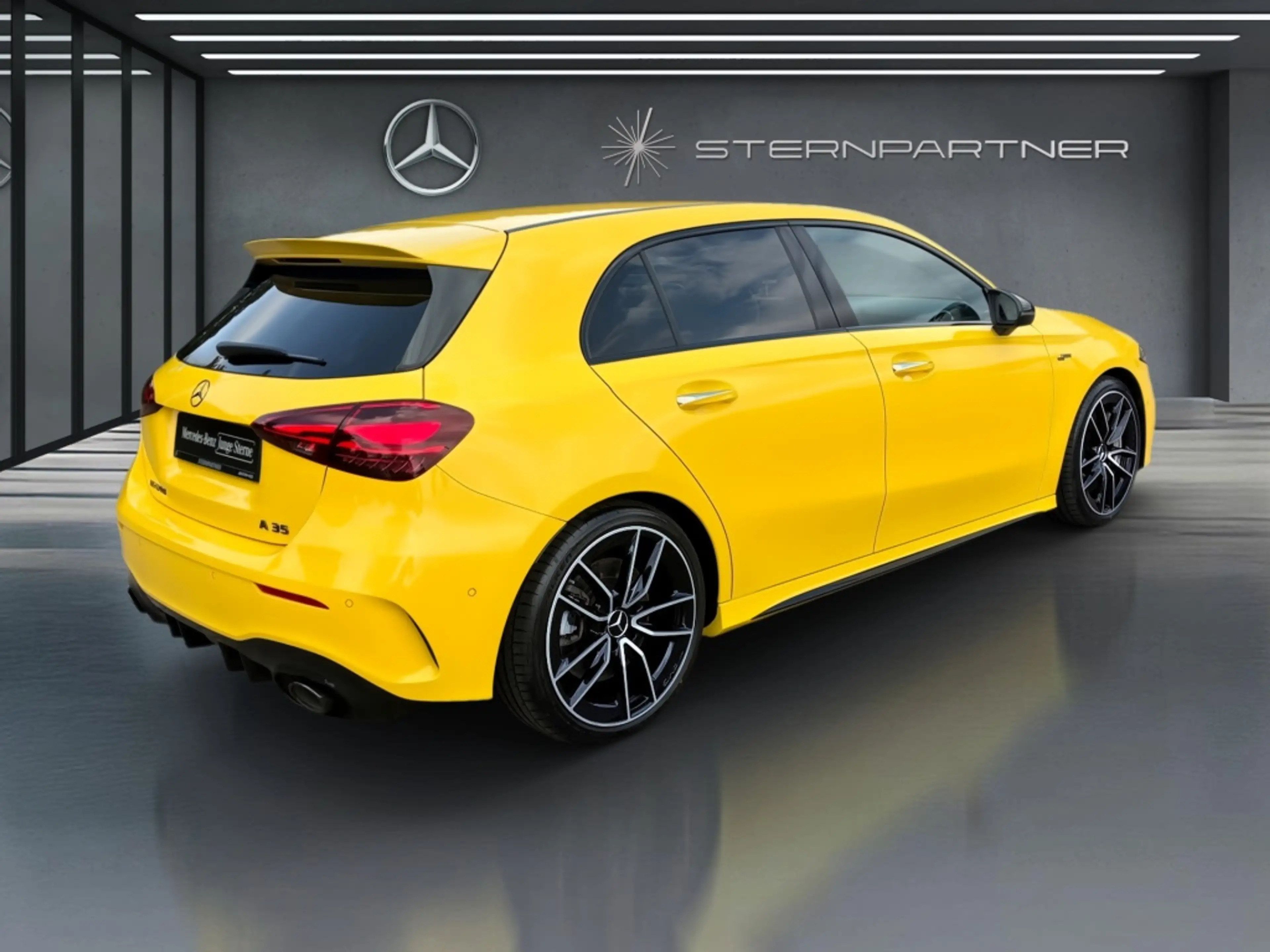 Mercedes-Benz A 35 AMG AMG A 35 4M Night II Kamera Ambiente — photo 10
