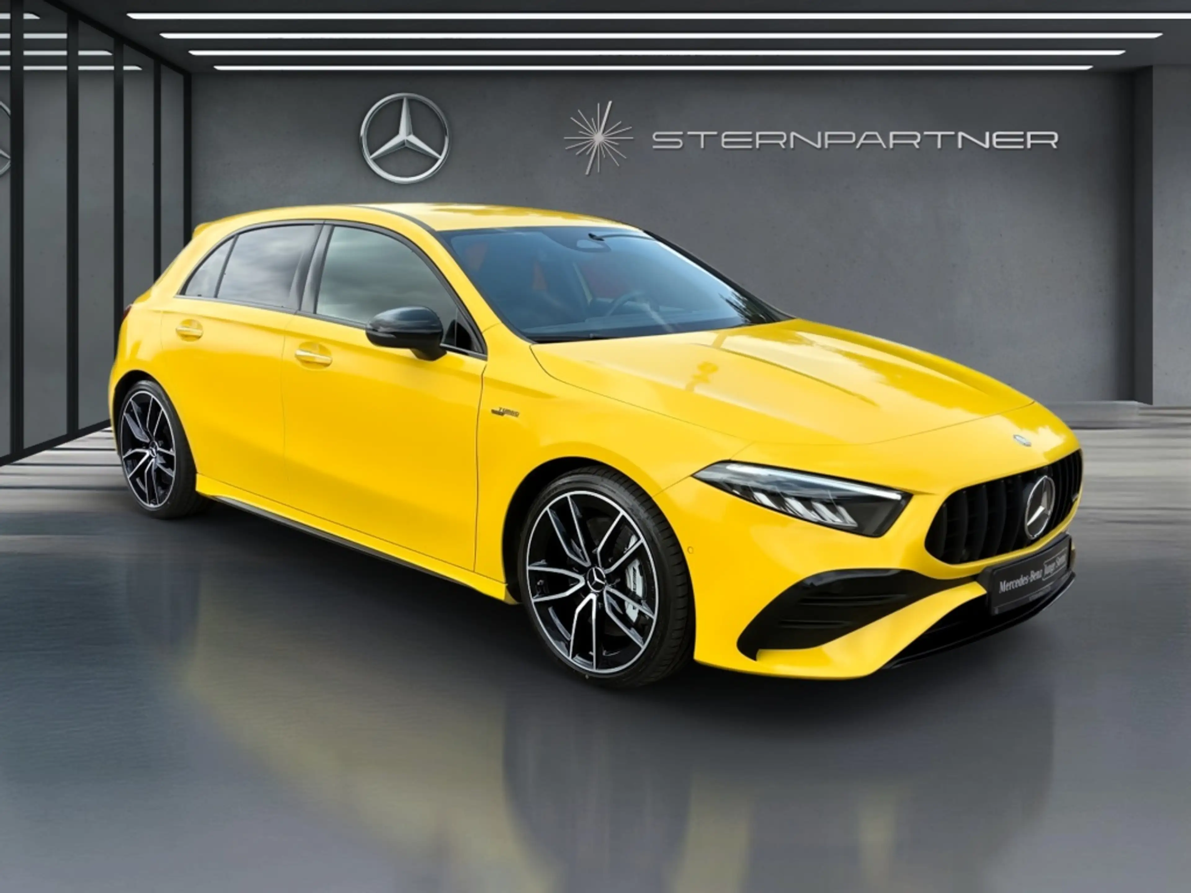 Mercedes-Benz A 35 AMG AMG A 35 4M Night II Kamera Ambiente — photo 15
