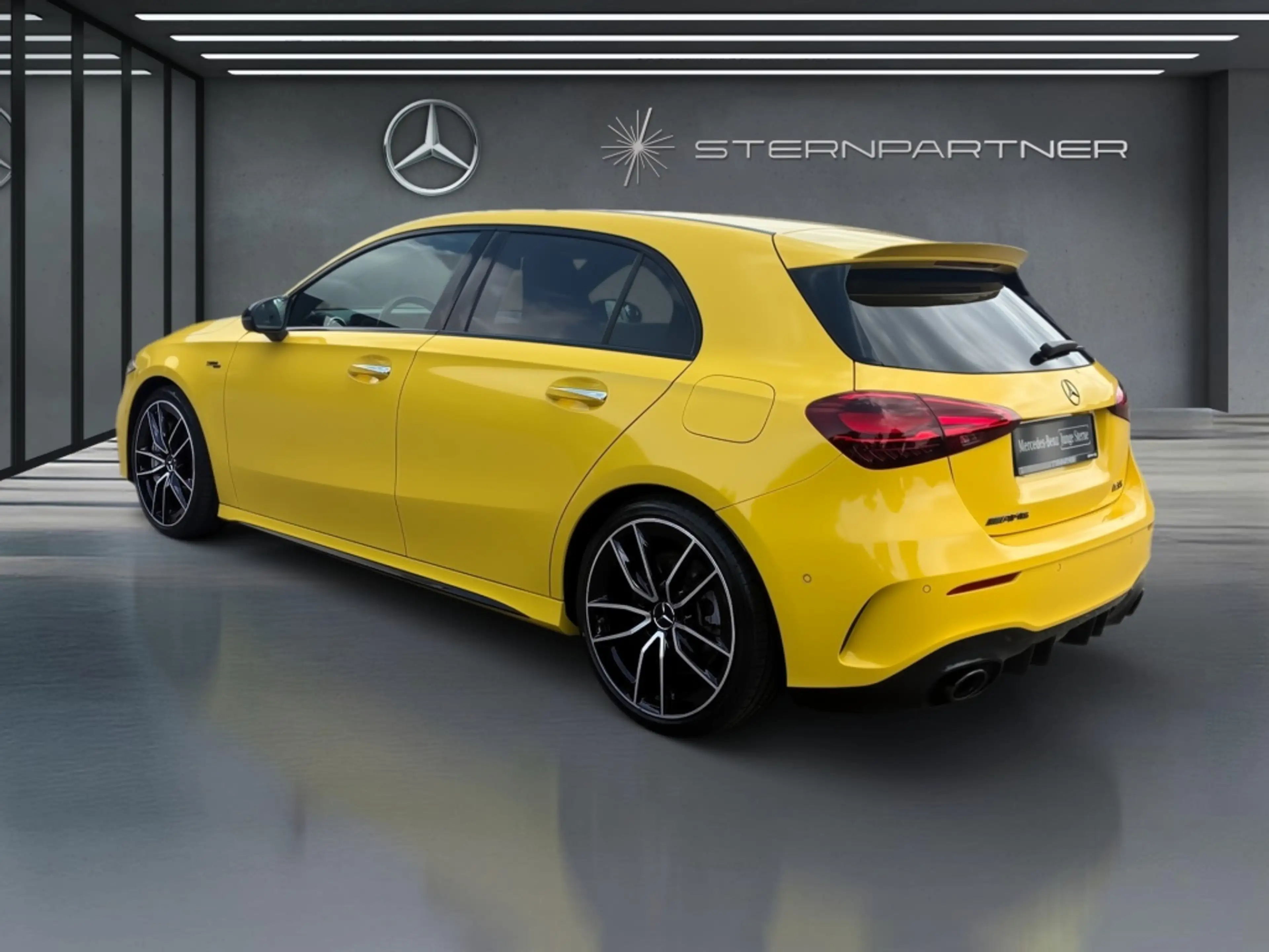 Mercedes-Benz A 35 AMG AMG A 35 4M Night II Kamera Ambiente — photo 7