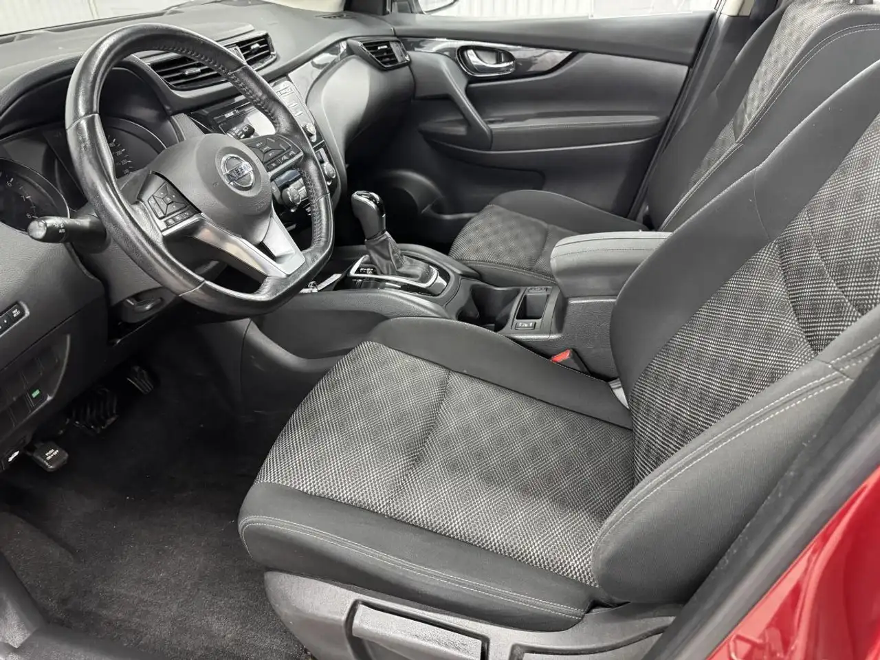 Nissan Qashqai снимка Nissan Qashqai