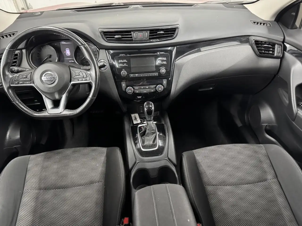 Nissan Qashqai снимка Nissan Qashqai
