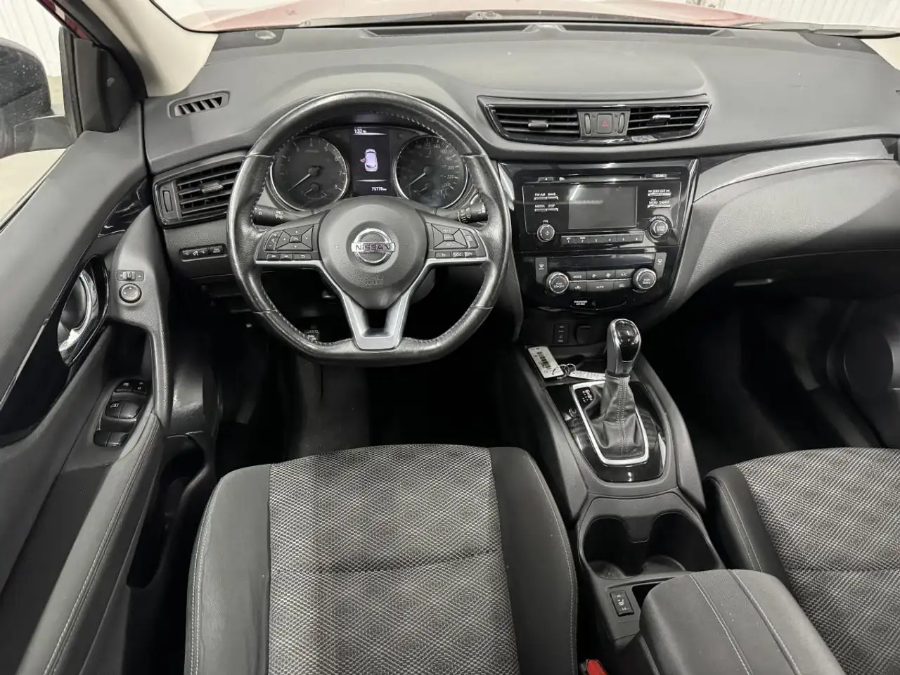 Nissan Qashqai снимка Nissan Qashqai