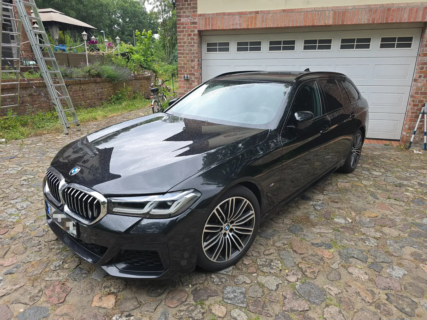 BMW 530 Touring Diesel M Sport *Laser* HUD ACC... crna - 1