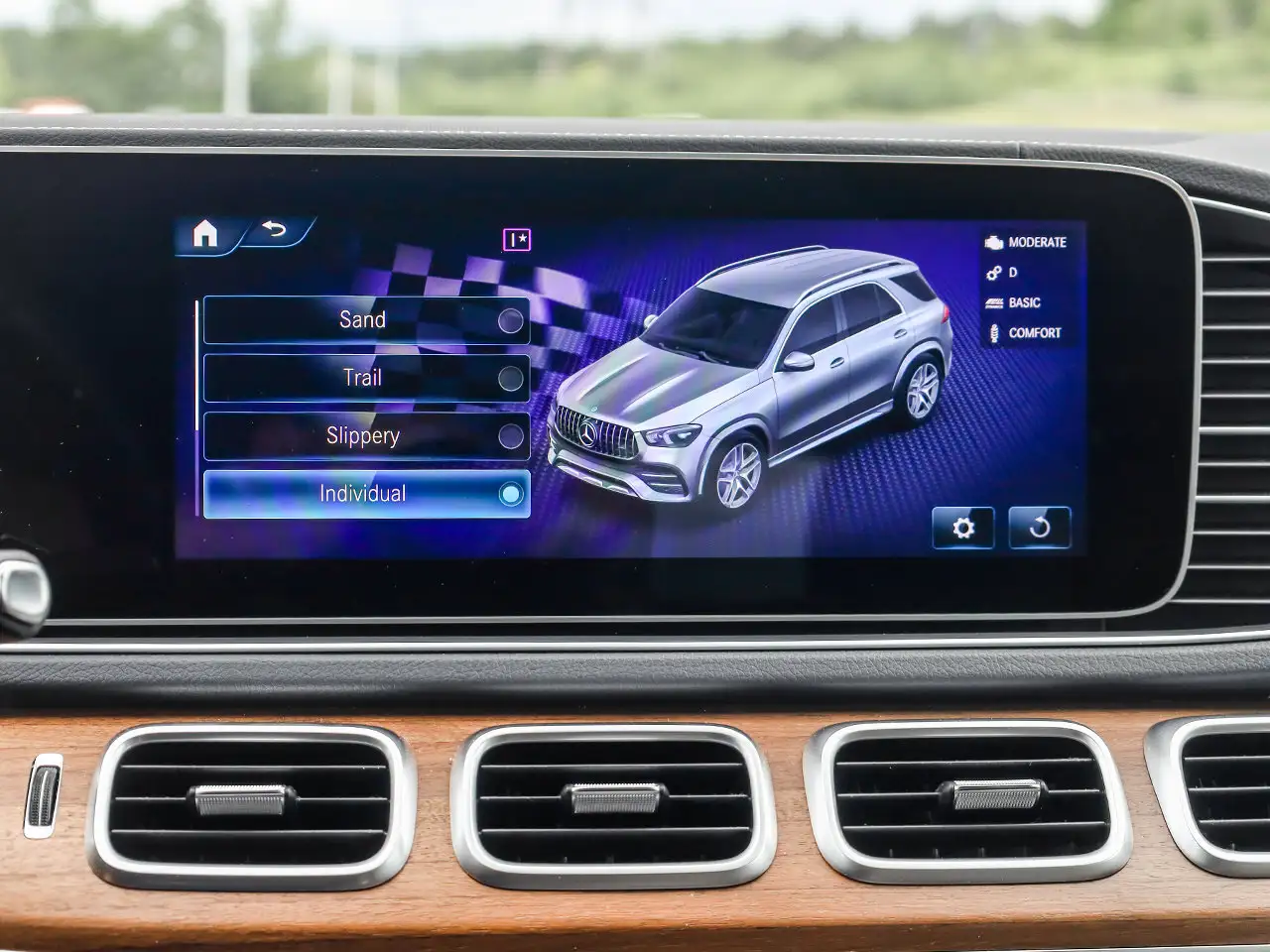 Mercedes-Benz GLE снимка Mercedes-Benz GLE