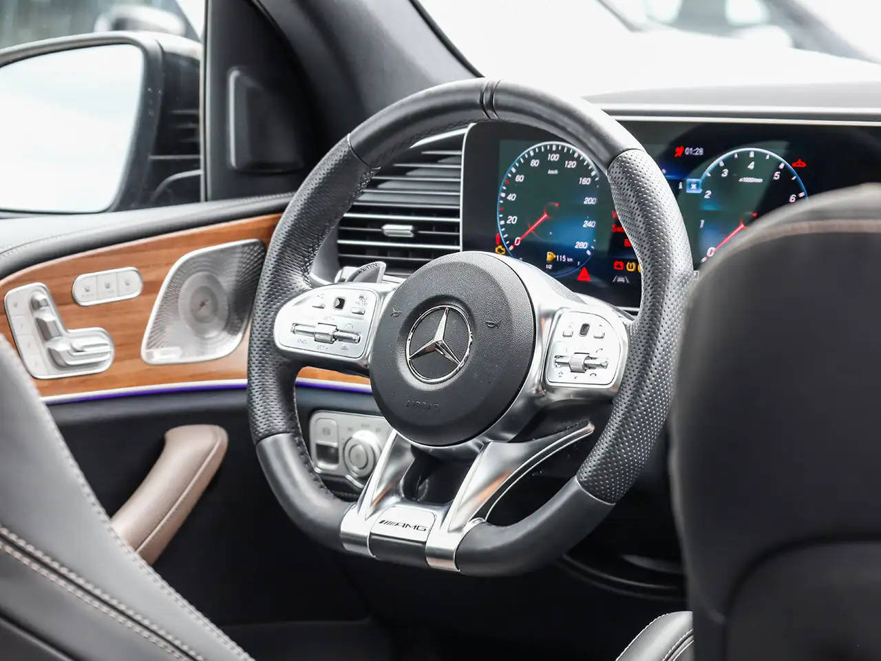 Mercedes-Benz GLE снимка Mercedes-Benz GLE