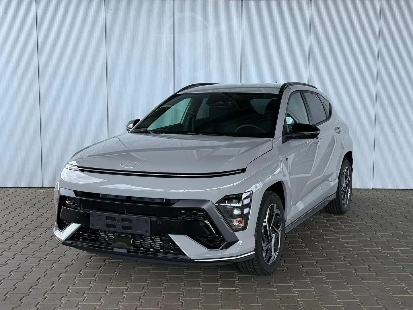 Hyundai KONA N-Line 1.6 T-GDI 2WD DCT / Navi SHZ PDC V&H + K... Grau - 1