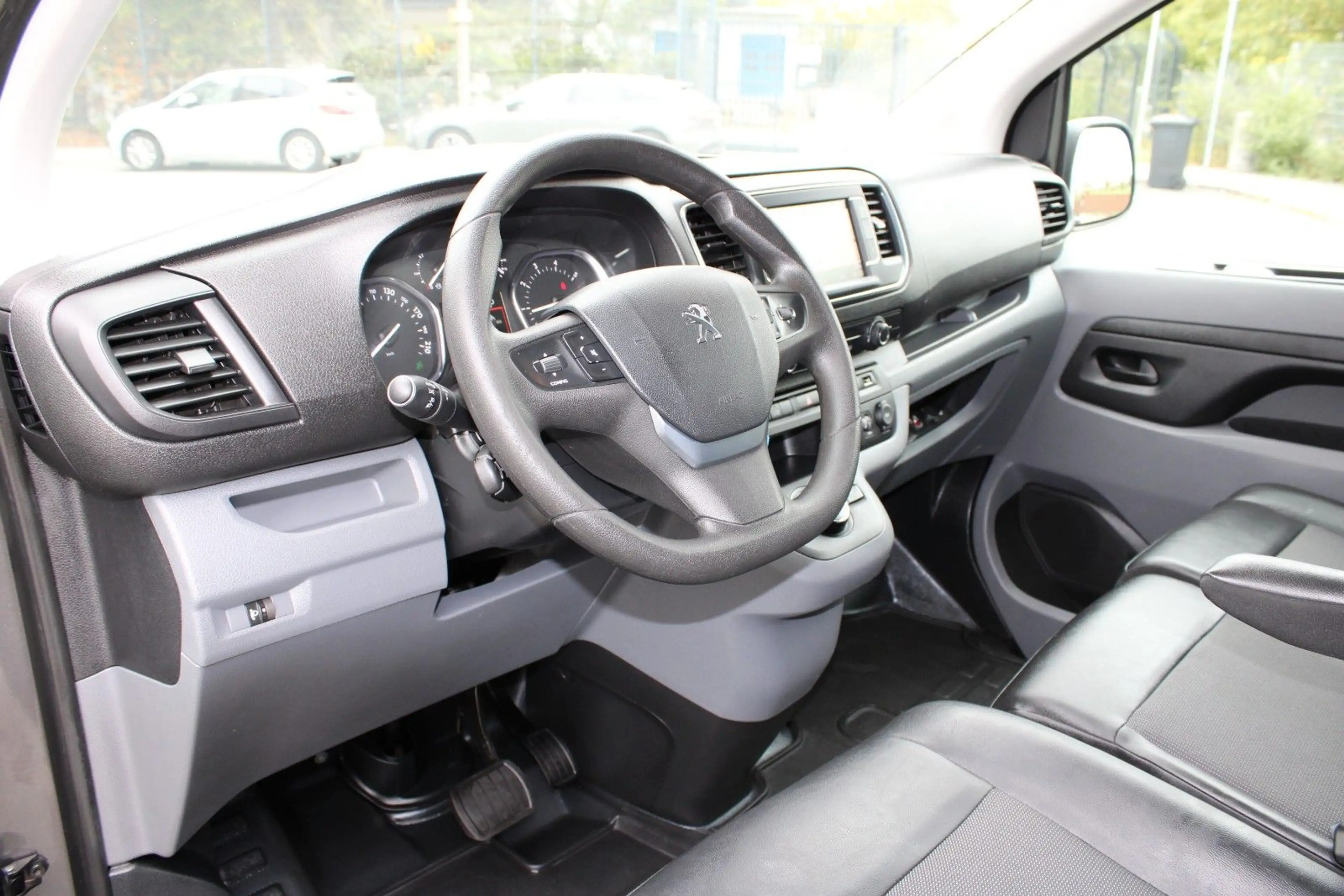 Peugeot Expert Kasten Premium L1 Navi Sitzhzg. Leder AHK — photo 14