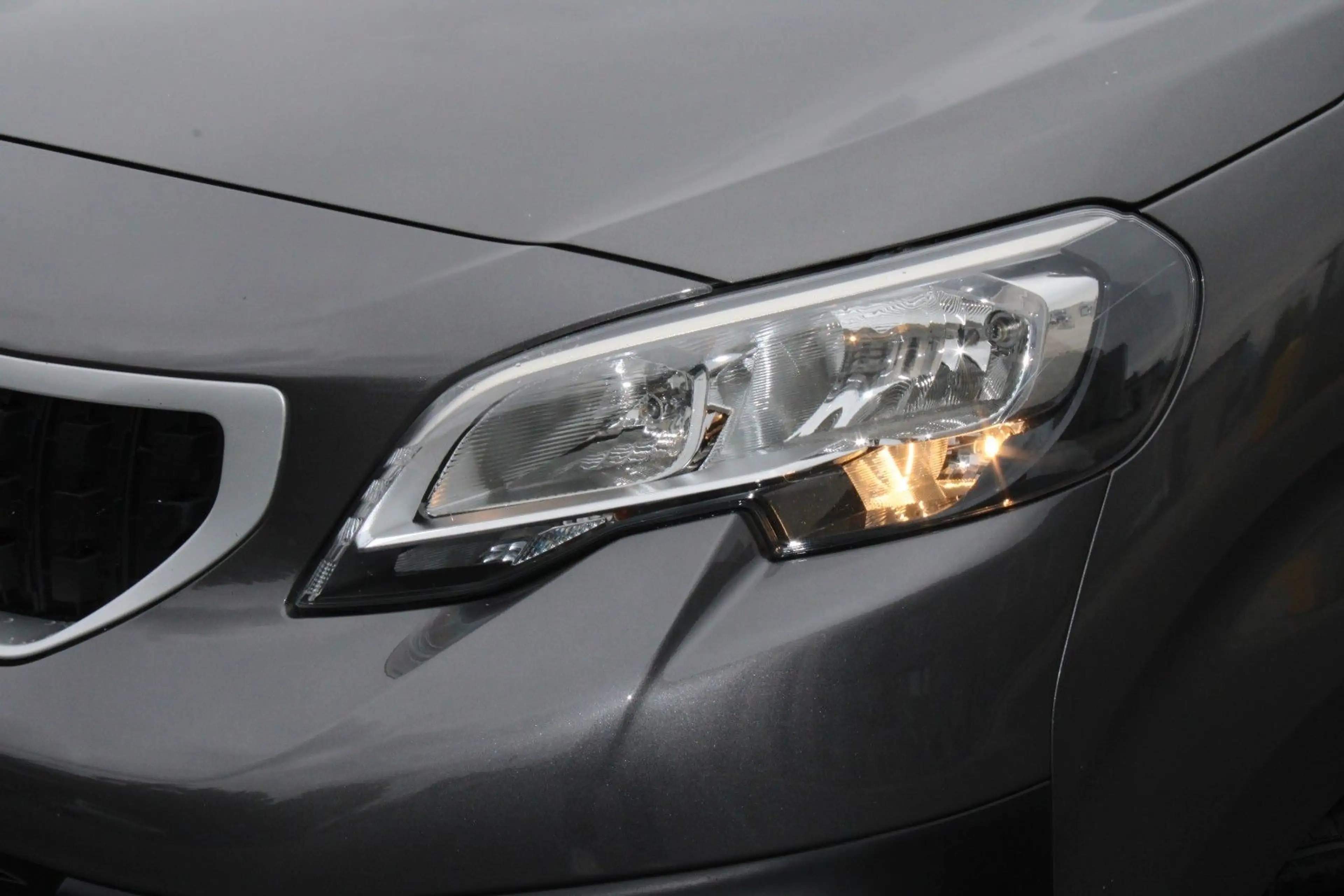 Peugeot Expert Kasten Premium L1 Navi Sitzhzg. Leder AHK — photo 11