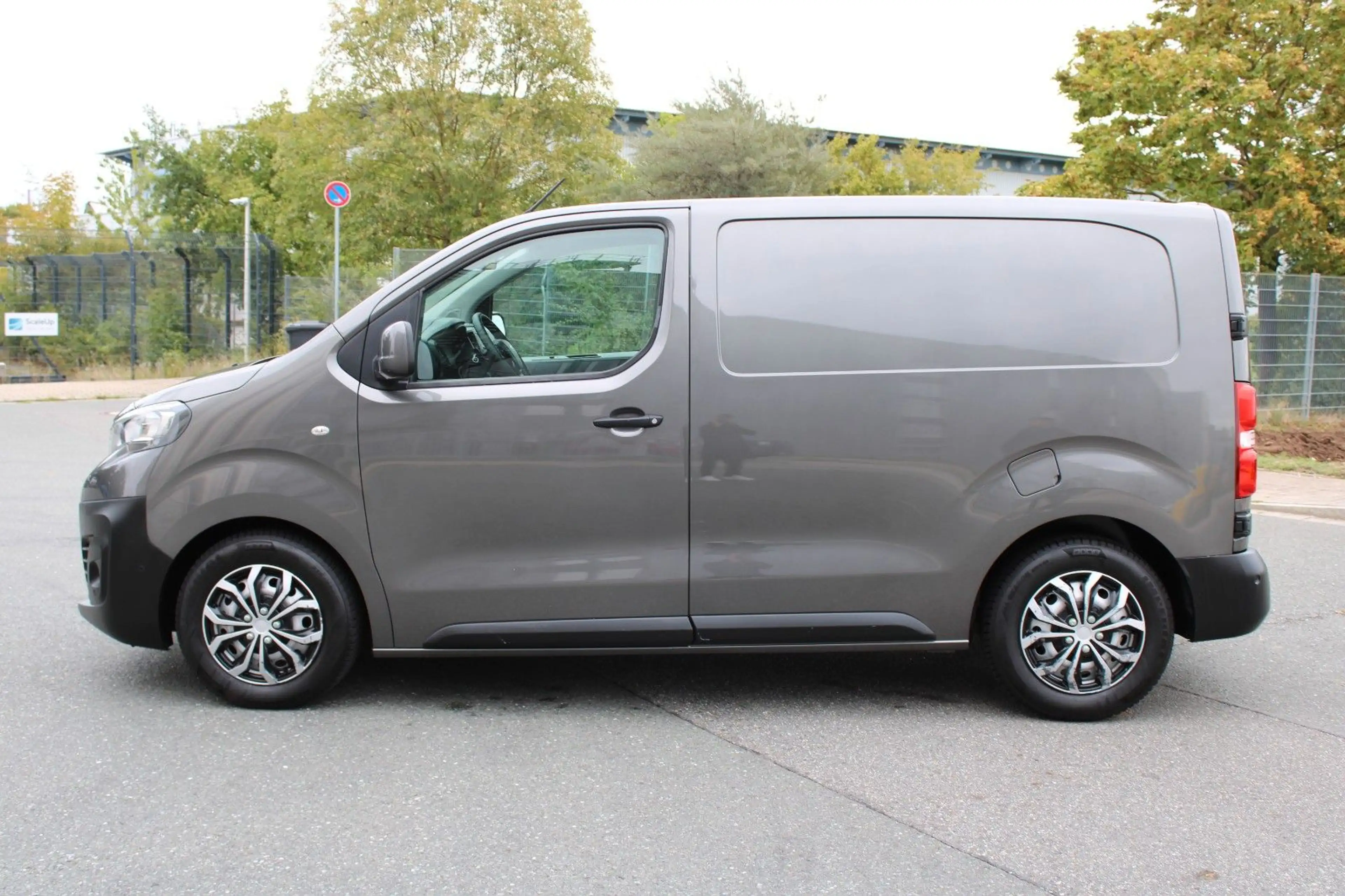 Peugeot Expert Kasten Premium L1 Navi Sitzhzg. Leder AHK — photo 6