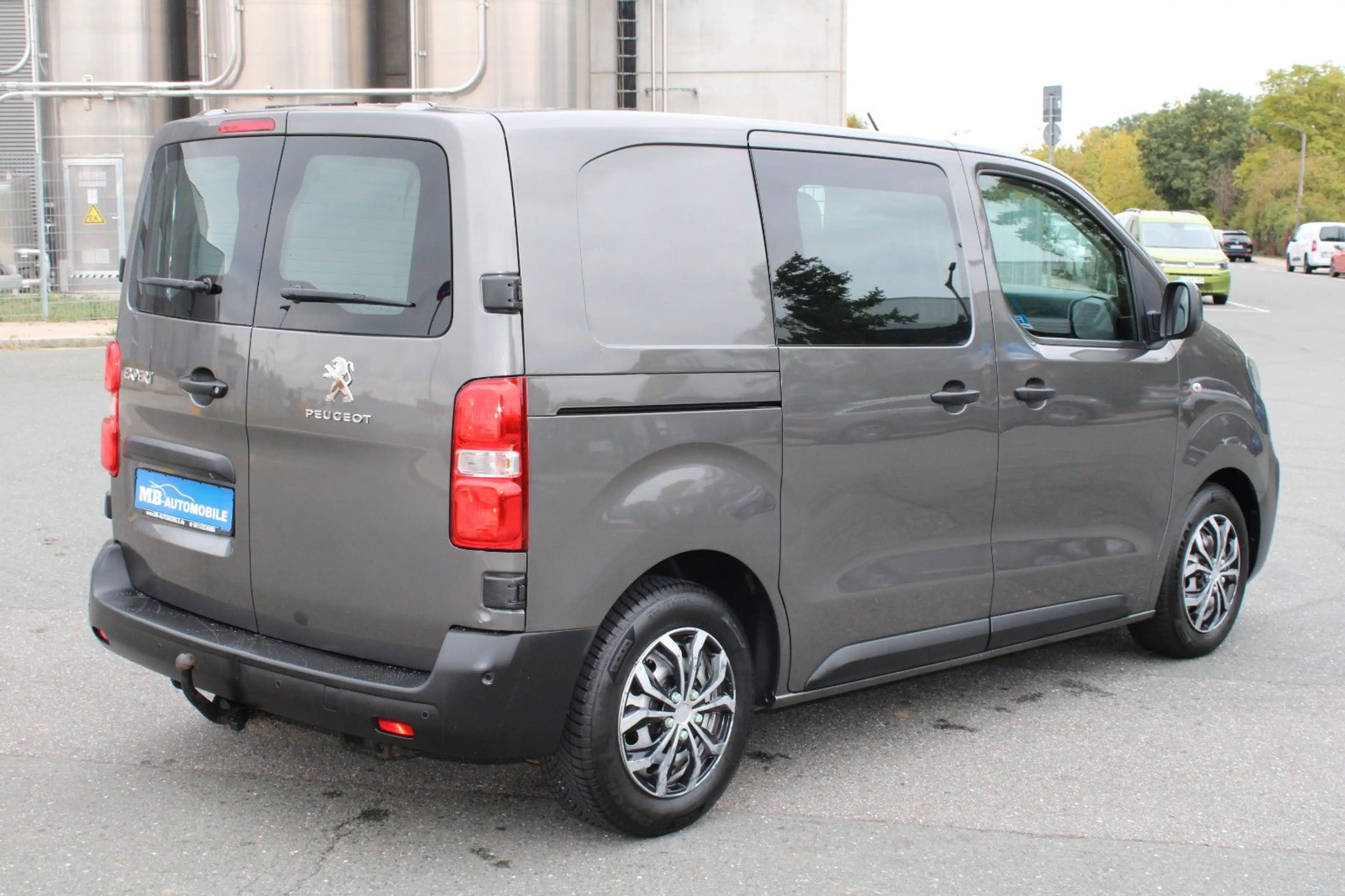 Peugeot Expert Kasten Premium L1 Navi Sitzhzg. Leder AHK — photo 9
