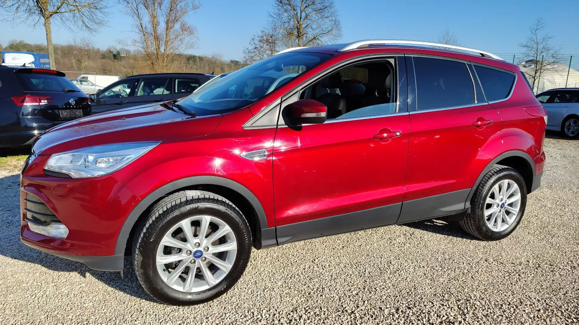 Ford Kuga Titanium Xenon* Navi* Leder* Panorama* EU6* Rot - 1