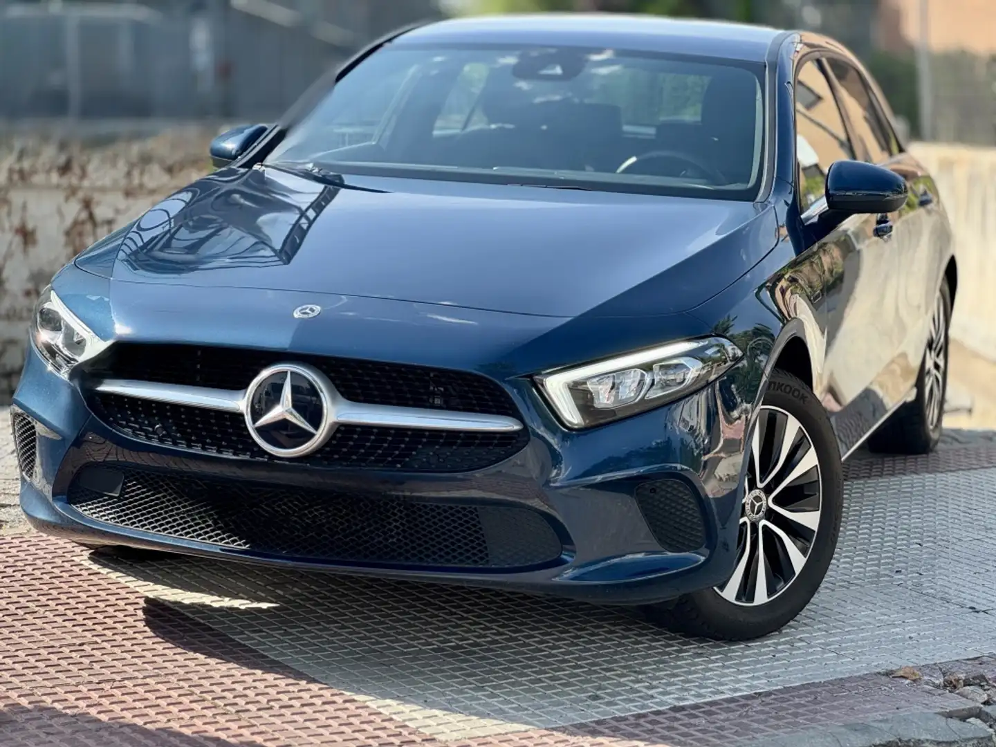 Mercedes-Benz A 250 250e 8G-DCT Bleu - 1
