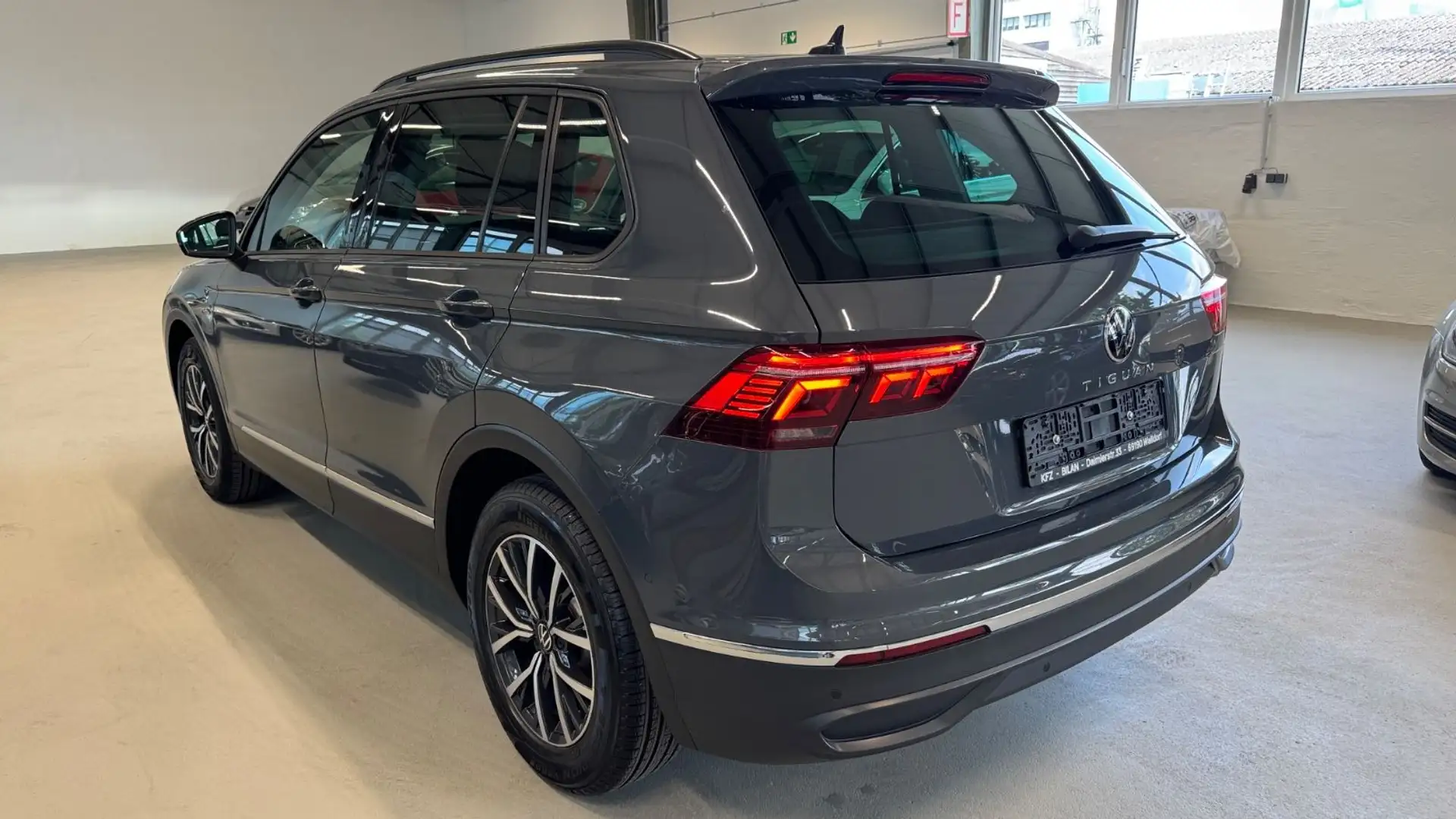 Volkswagen Tiguan Matrix-LED-Scheinwerfer Gris - 2