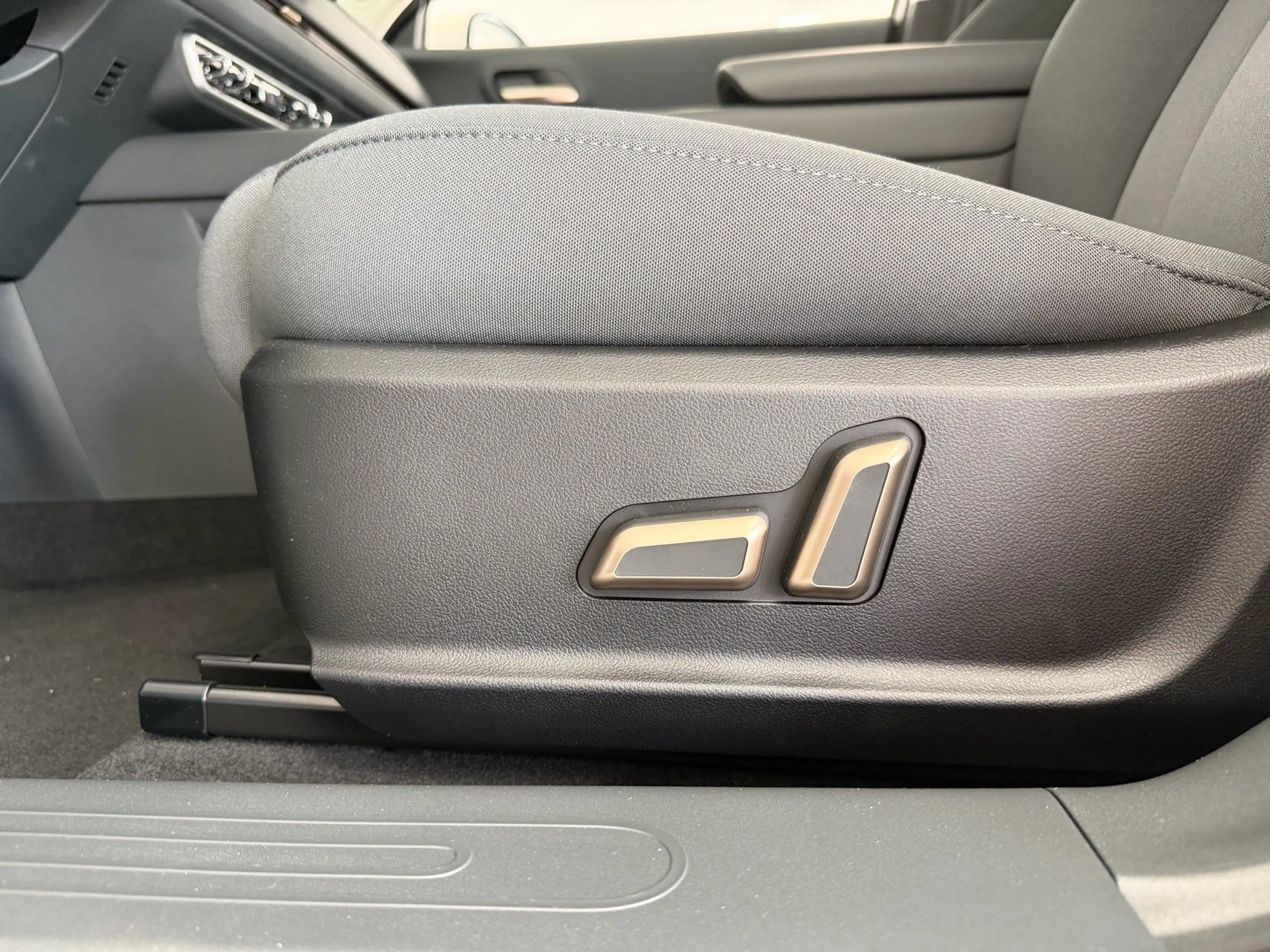GWM ORA 5 Premium 1.5 Turbo 7-Gang DCT — photo 7