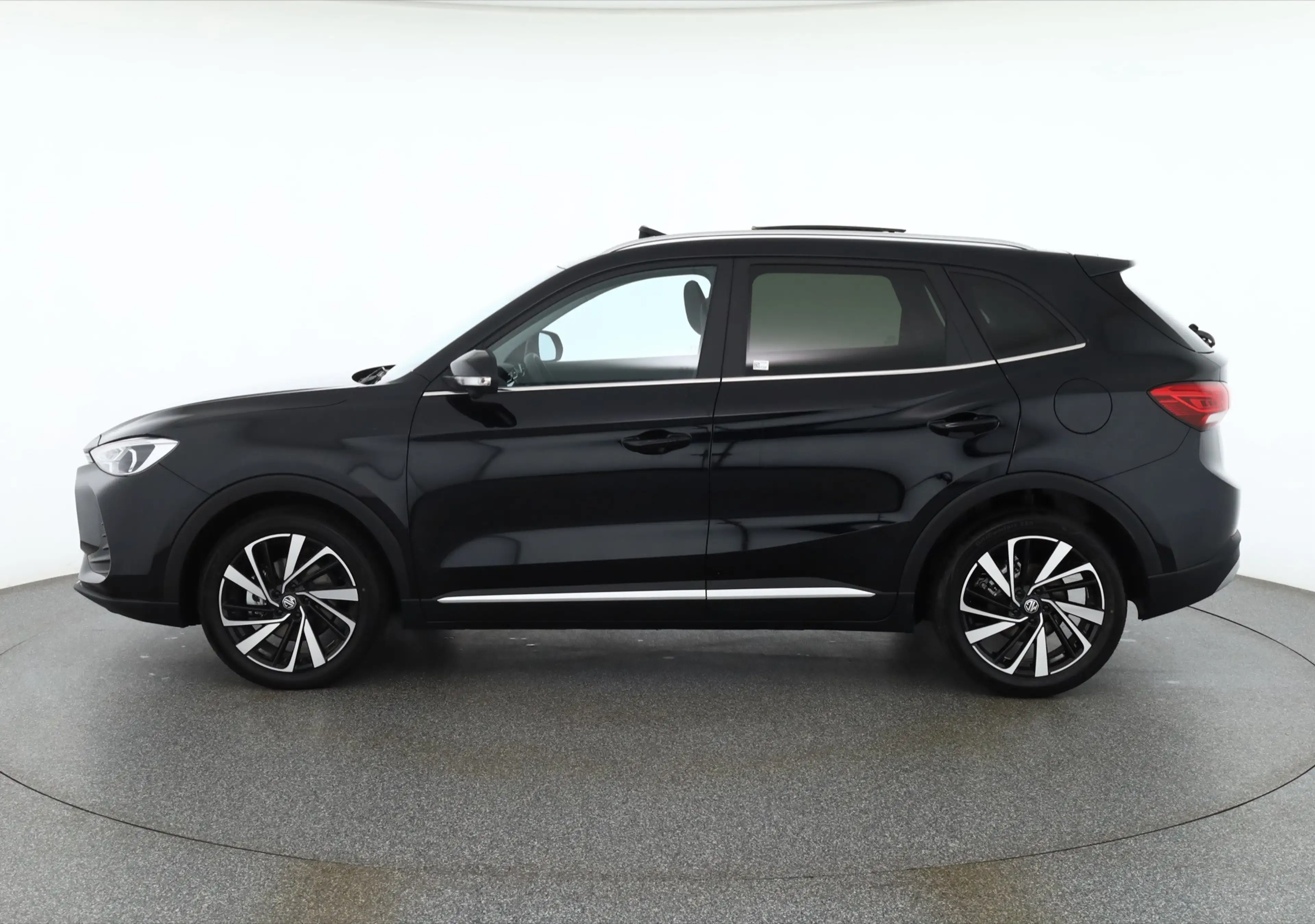 MG ZS 1.5 Hybrid Luxury Aut. LED ACC 360° Pano — photo 2