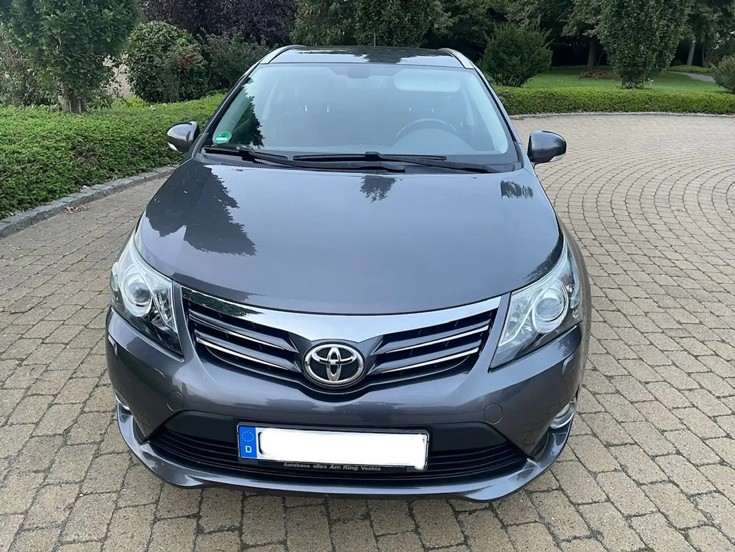 Toyota Avensis Avensis Kombi 1.8 Life - TÜV neu bis 07/27 Gris - 2