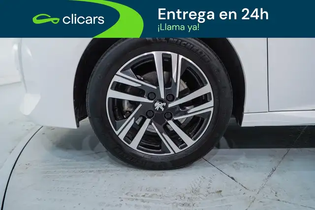 Peugeot 208 view 11